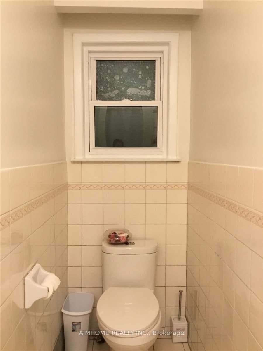 68 Claver Avenue S, Unit #1 thumbnail 9