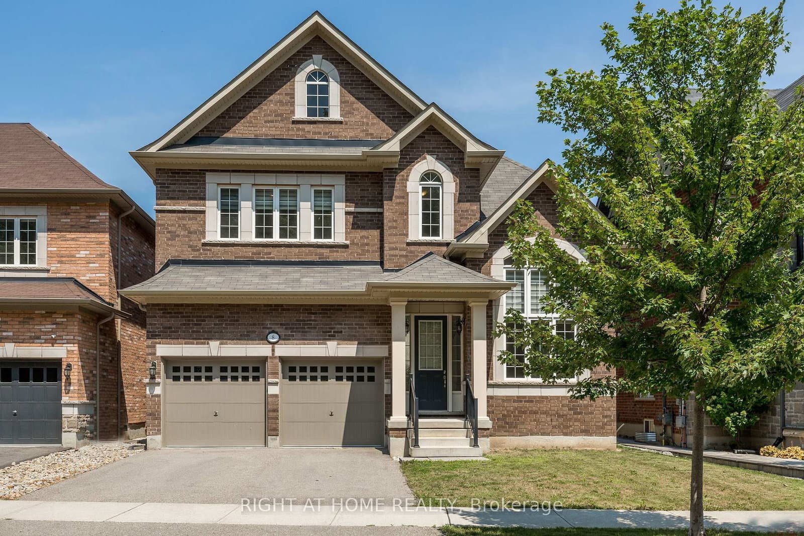 8 Monarch Drive - Image 1
