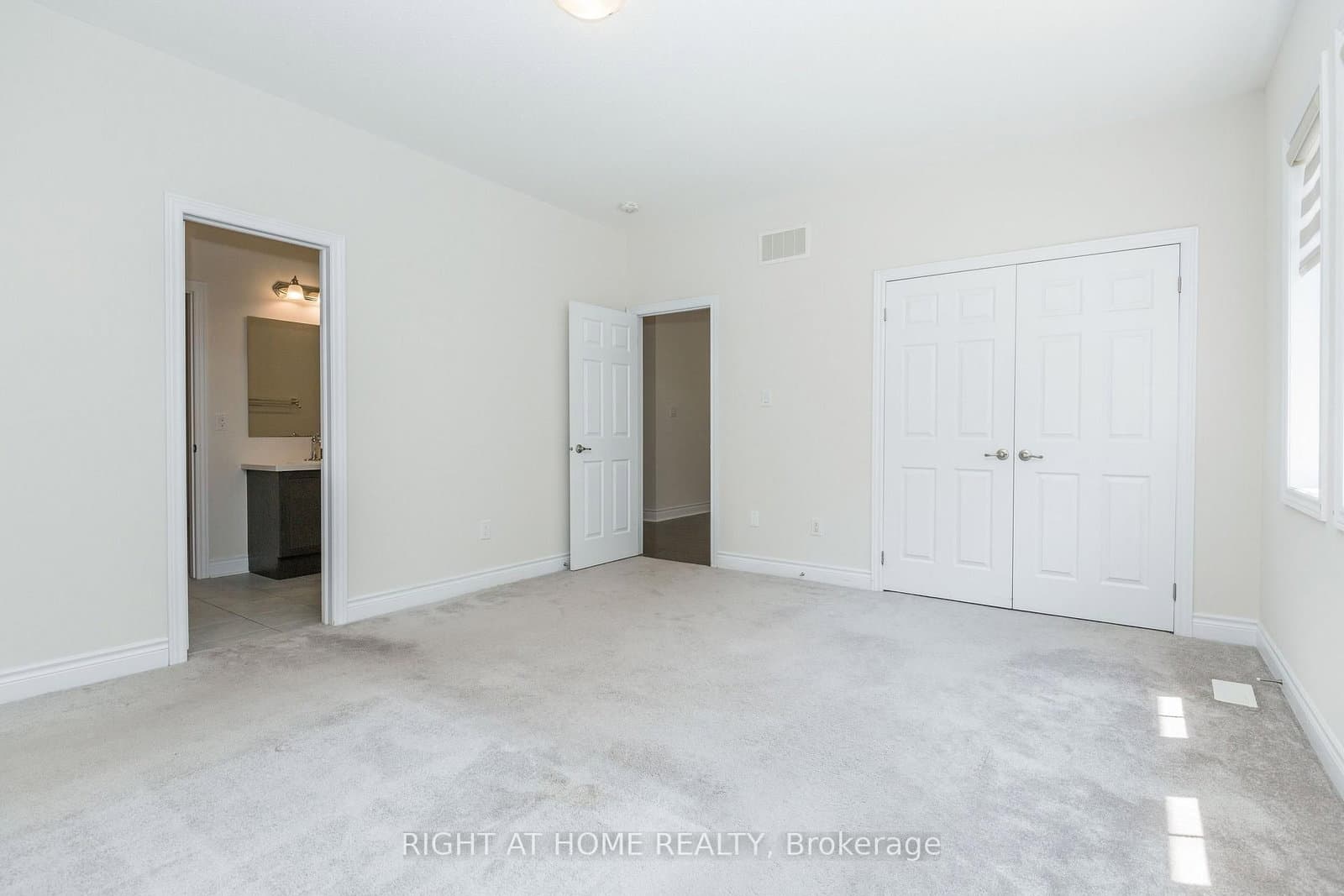 8 Monarch Drive thumbnail 25