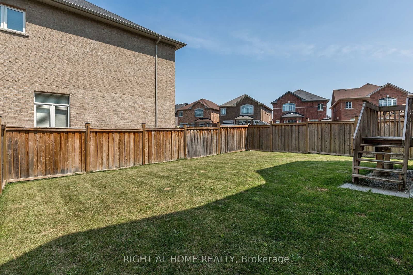 8 Monarch Drive thumbnail 42