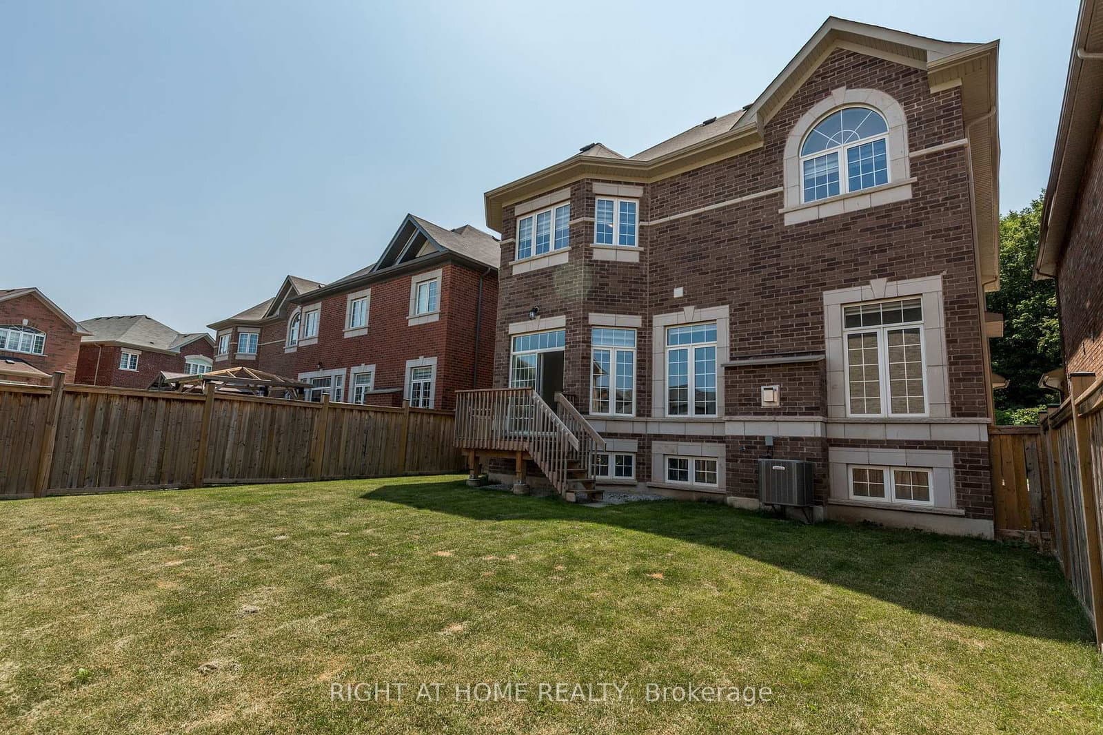 8 Monarch Drive thumbnail 43