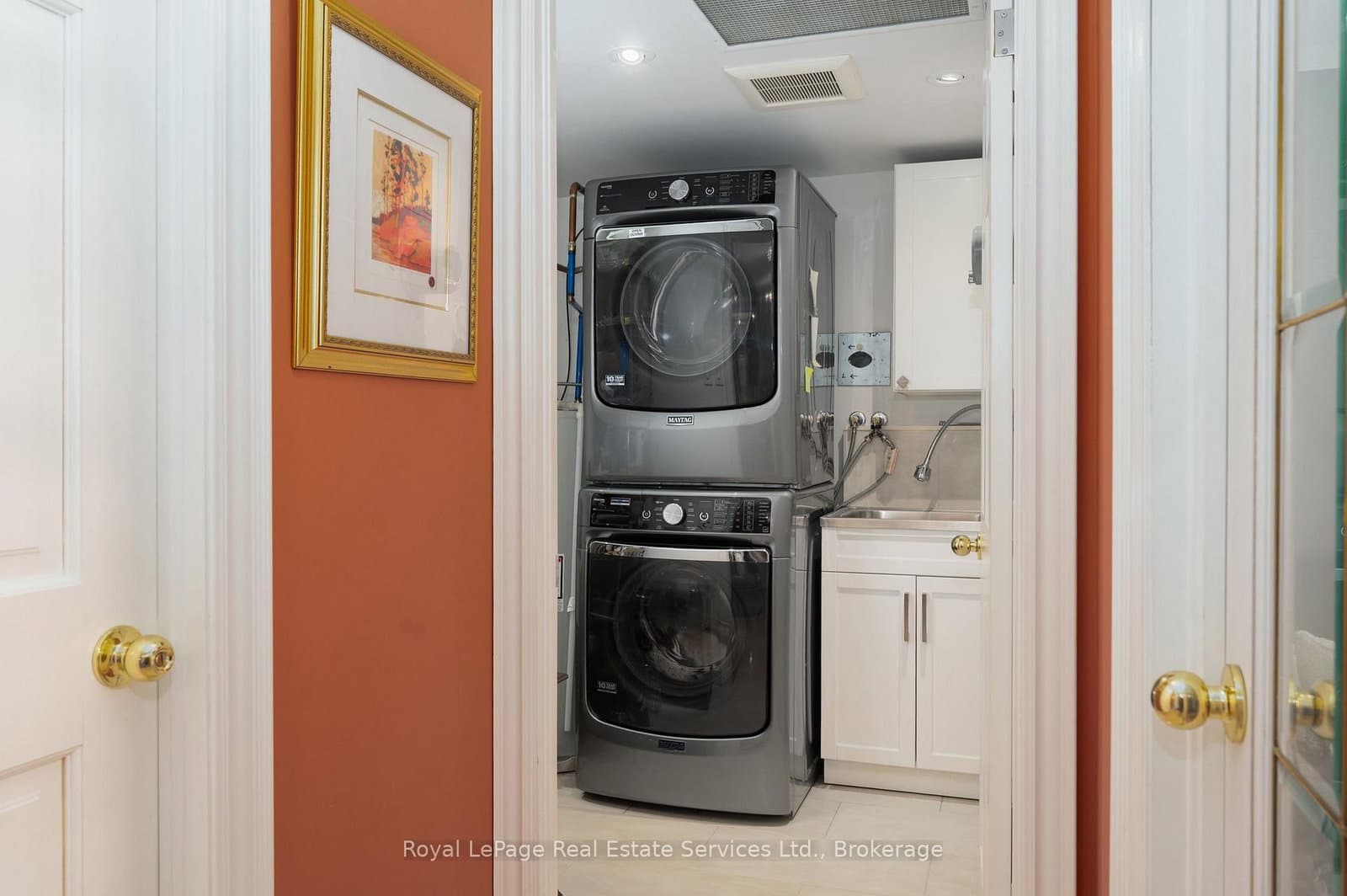 100 Lakeshore Road E, Unit 1105 thumbnail 23
