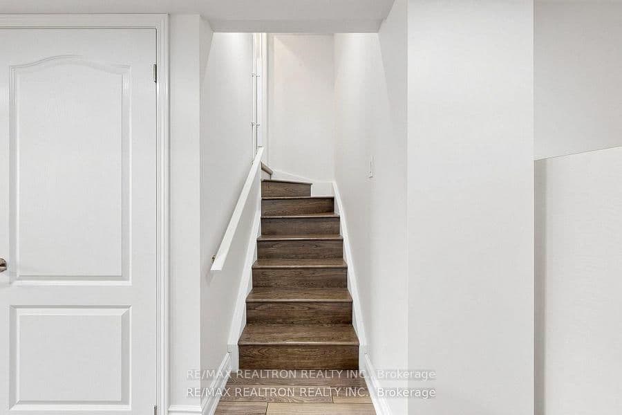 54 Panama Place thumbnail 32