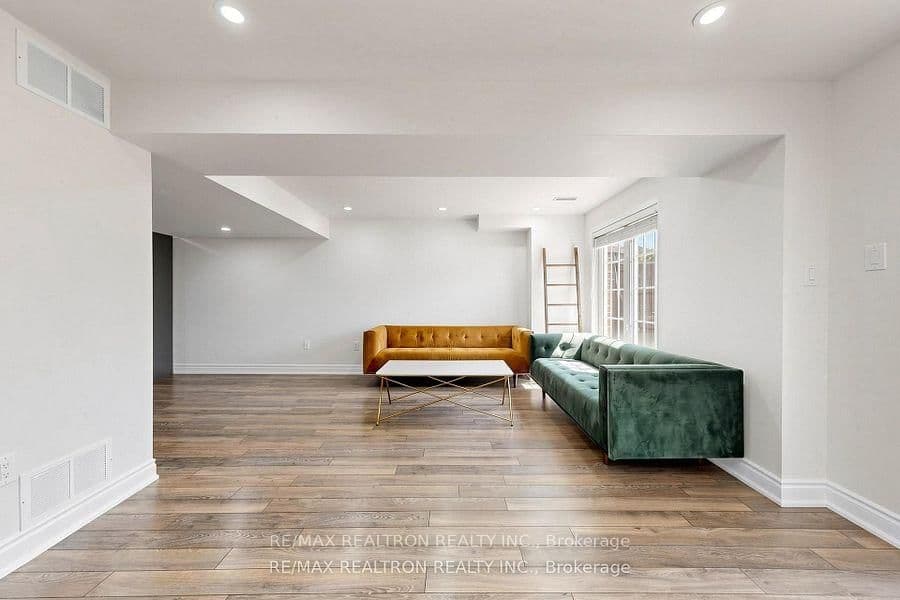 54 Panama Place thumbnail 34