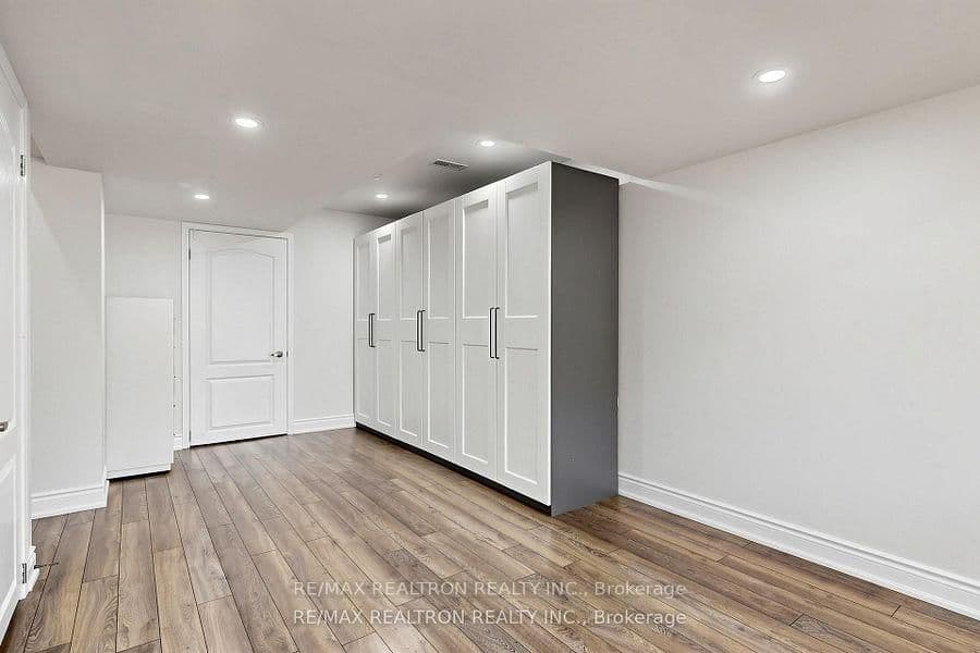 54 Panama Place thumbnail 36