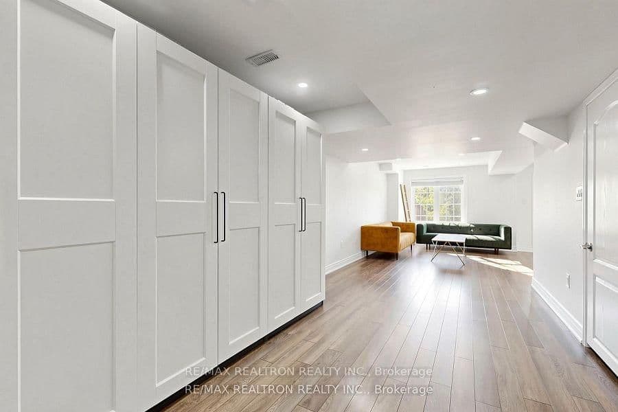 54 Panama Place thumbnail 37