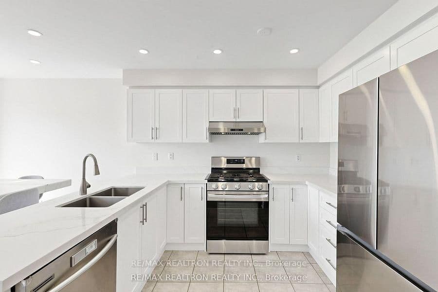 54 Panama Place thumbnail 8
