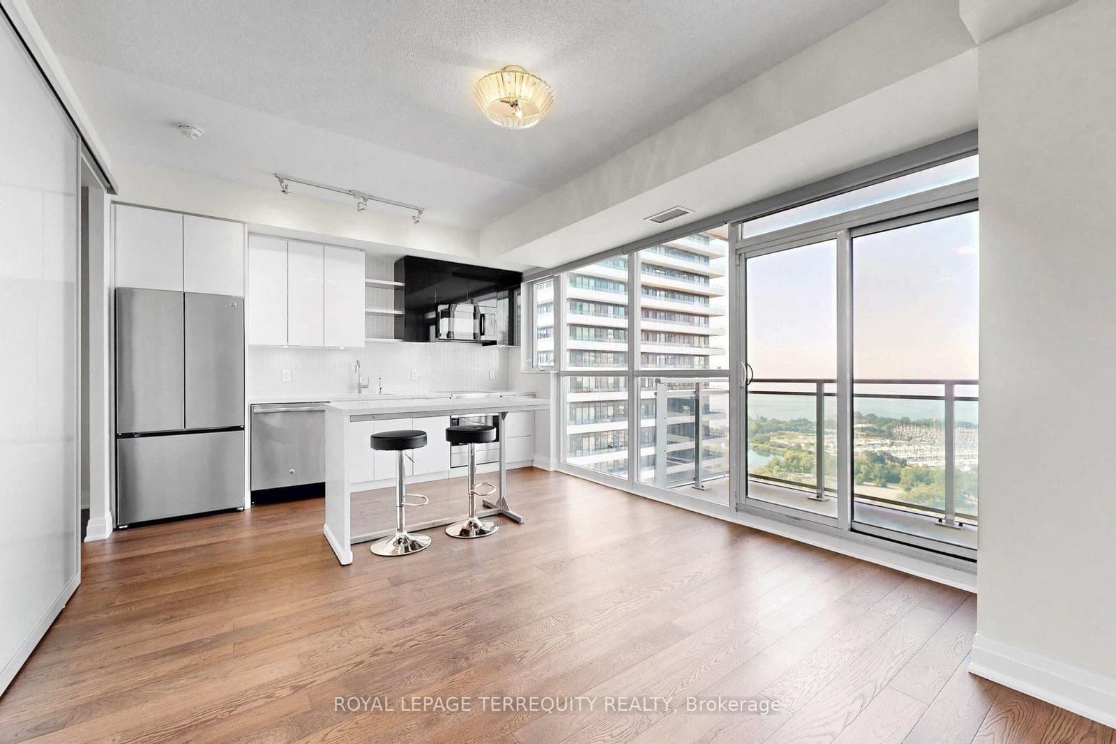 33 Shore Breeze Drive, Unit 3111 thumbnail 10