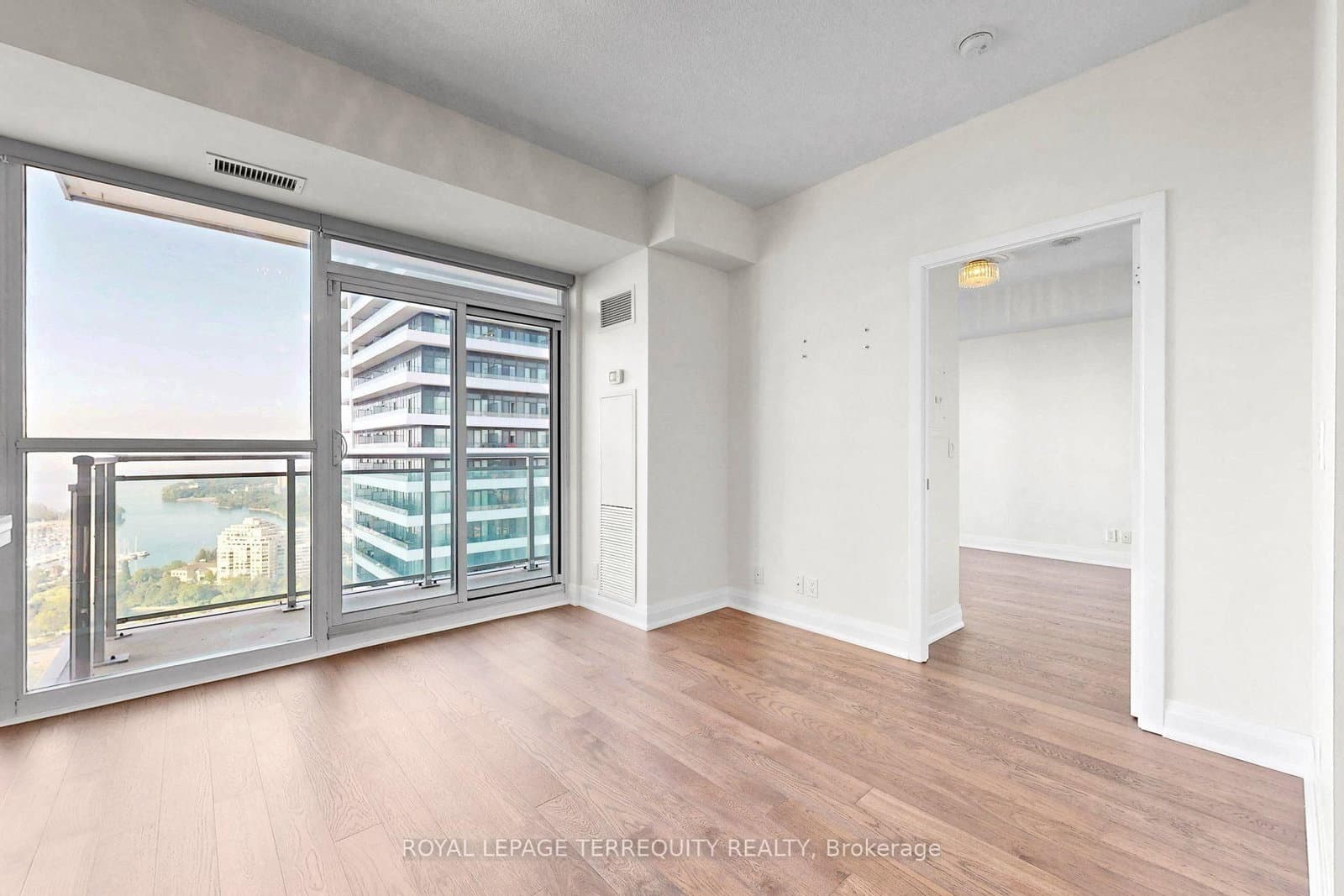 33 Shore Breeze Drive, Unit 3111 thumbnail 12