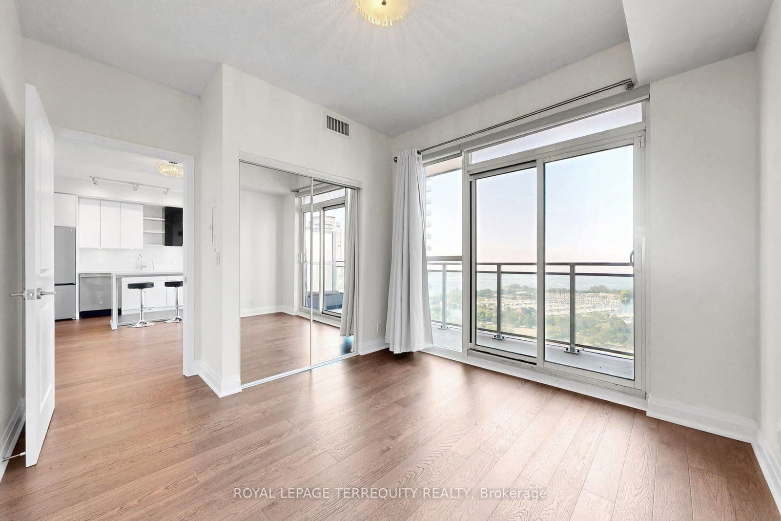 33 Shore Breeze Drive, Unit 3111 thumbnail 15