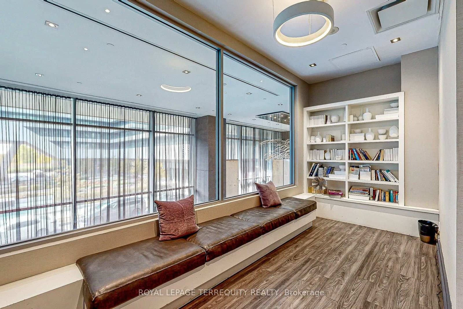 33 Shore Breeze Drive, Unit 3111 thumbnail 34