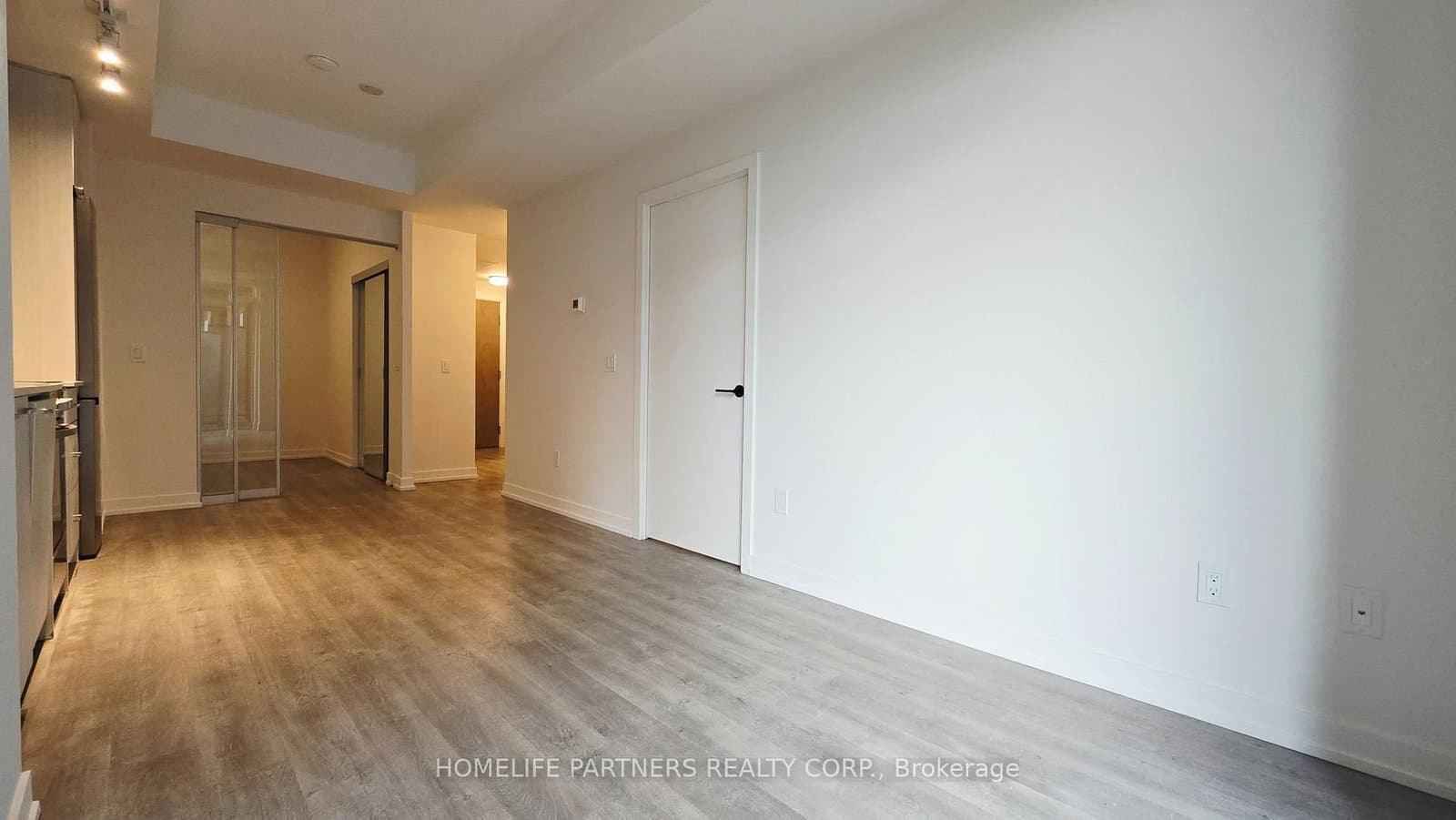 2300 St Clair Avenue W, Unit 414 thumbnail 11
