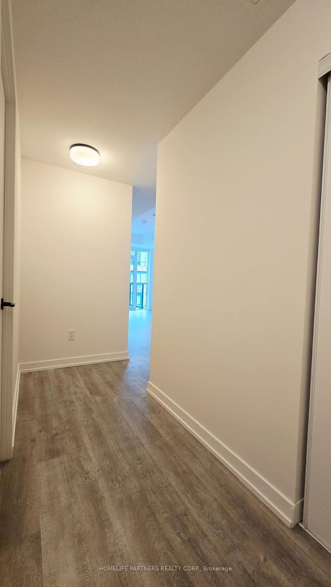 2300 St Clair Avenue W, Unit 414 thumbnail 3