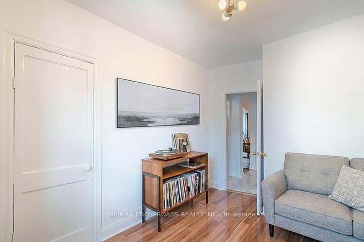 65 Manitoba Street thumbnail 19