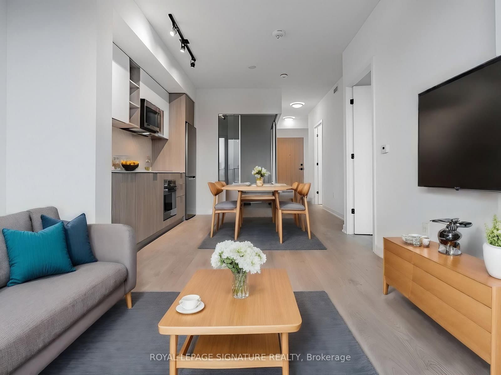 36 Zorra Street, Unit 805 thumbnail 2