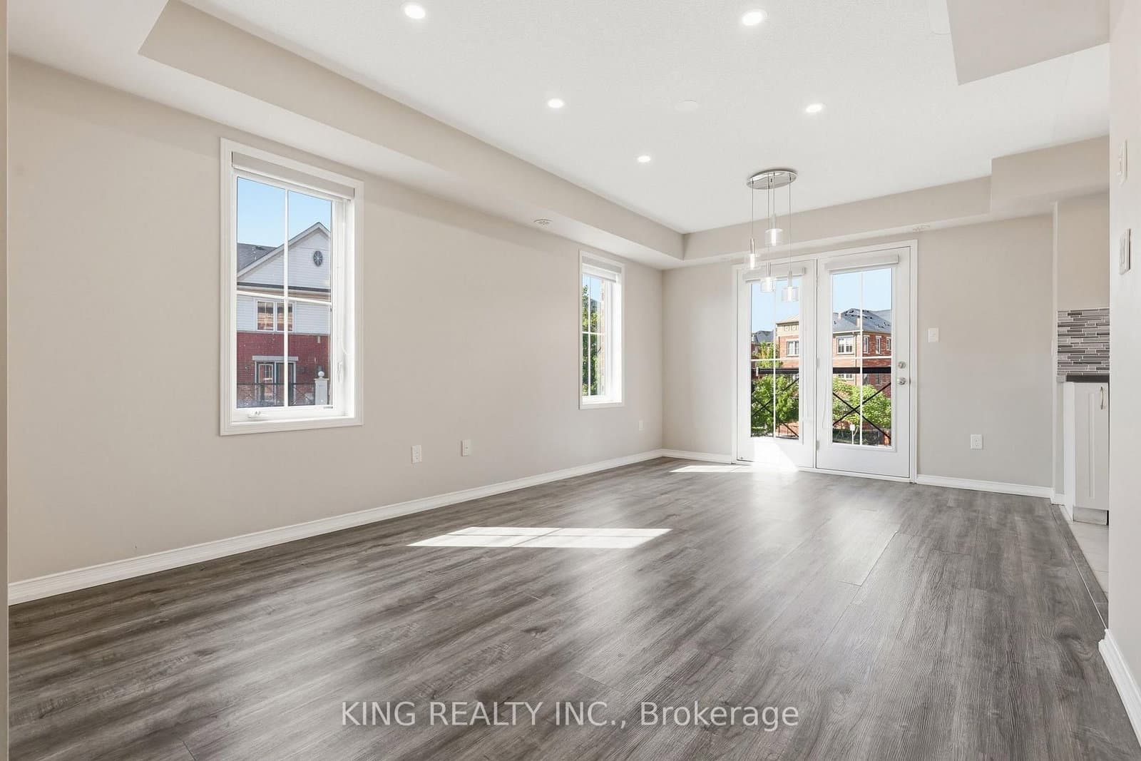 35 Hays Boulevard, Unit 8 thumbnail 4