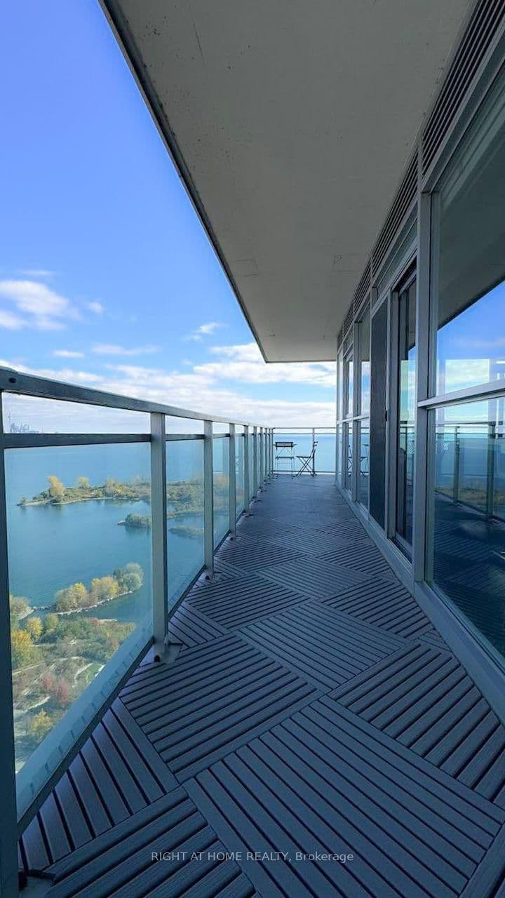 33 Shore Breeze Drive, Unit 2809 thumbnail 3