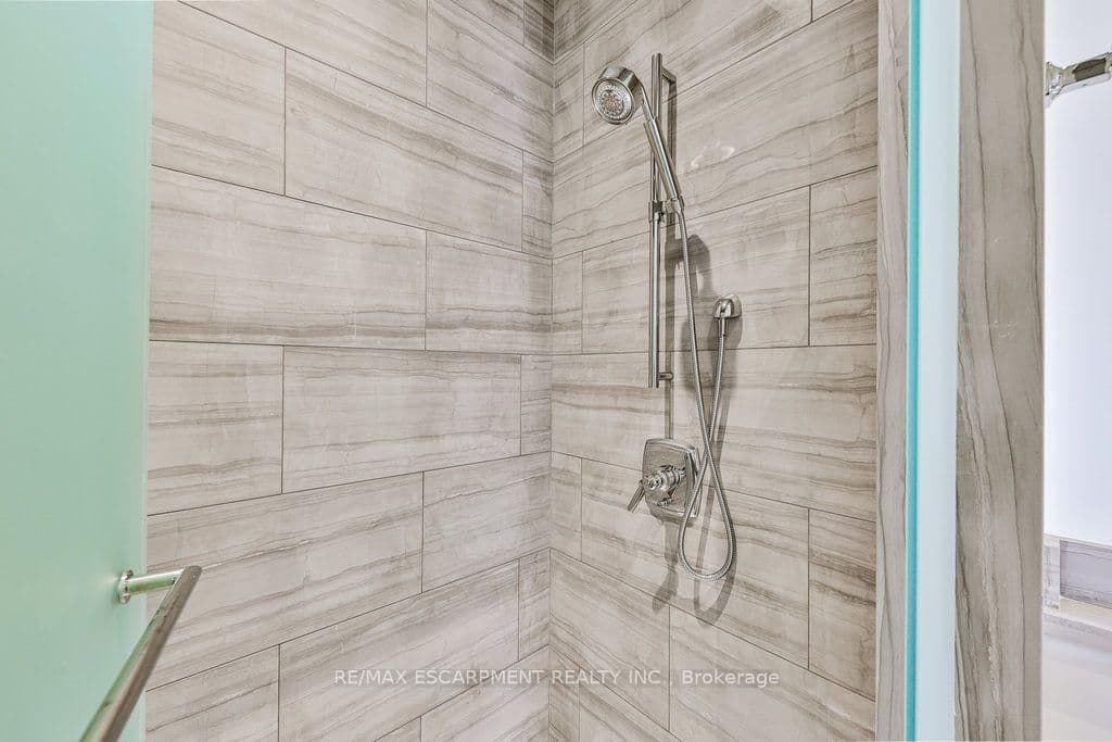 300 Randall Road, Unit PH5 thumbnail 25