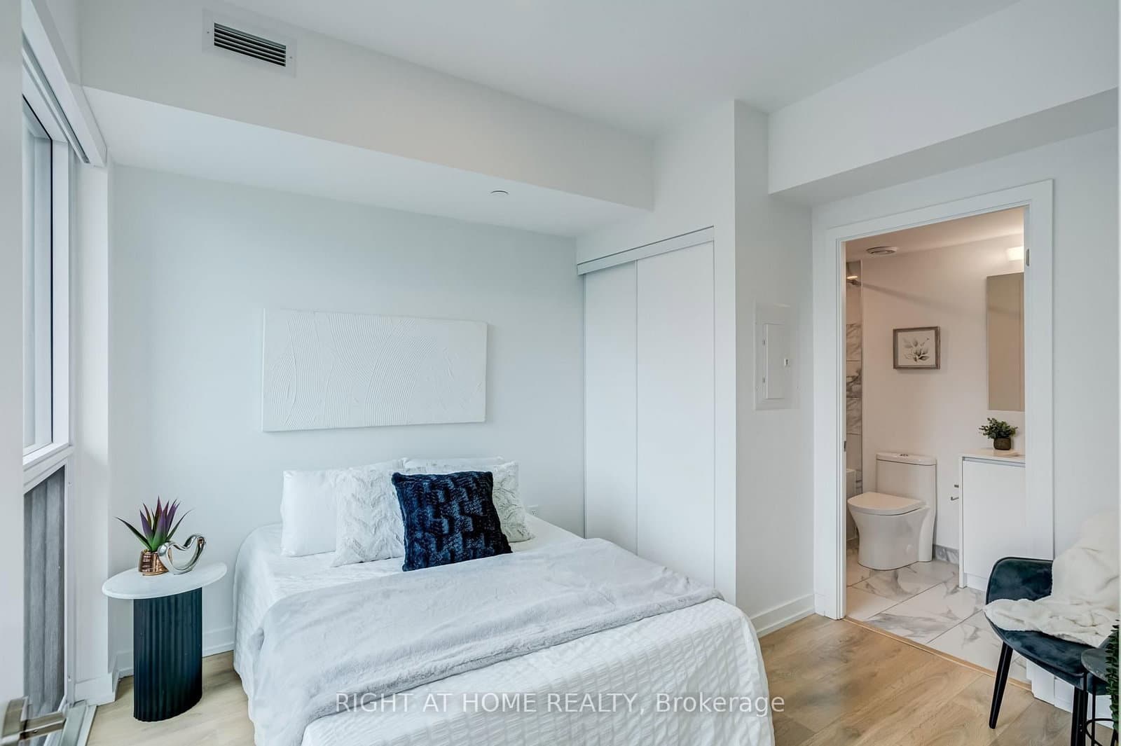 1100 Sheppard Avenue W, Unit 908 thumbnail 17
