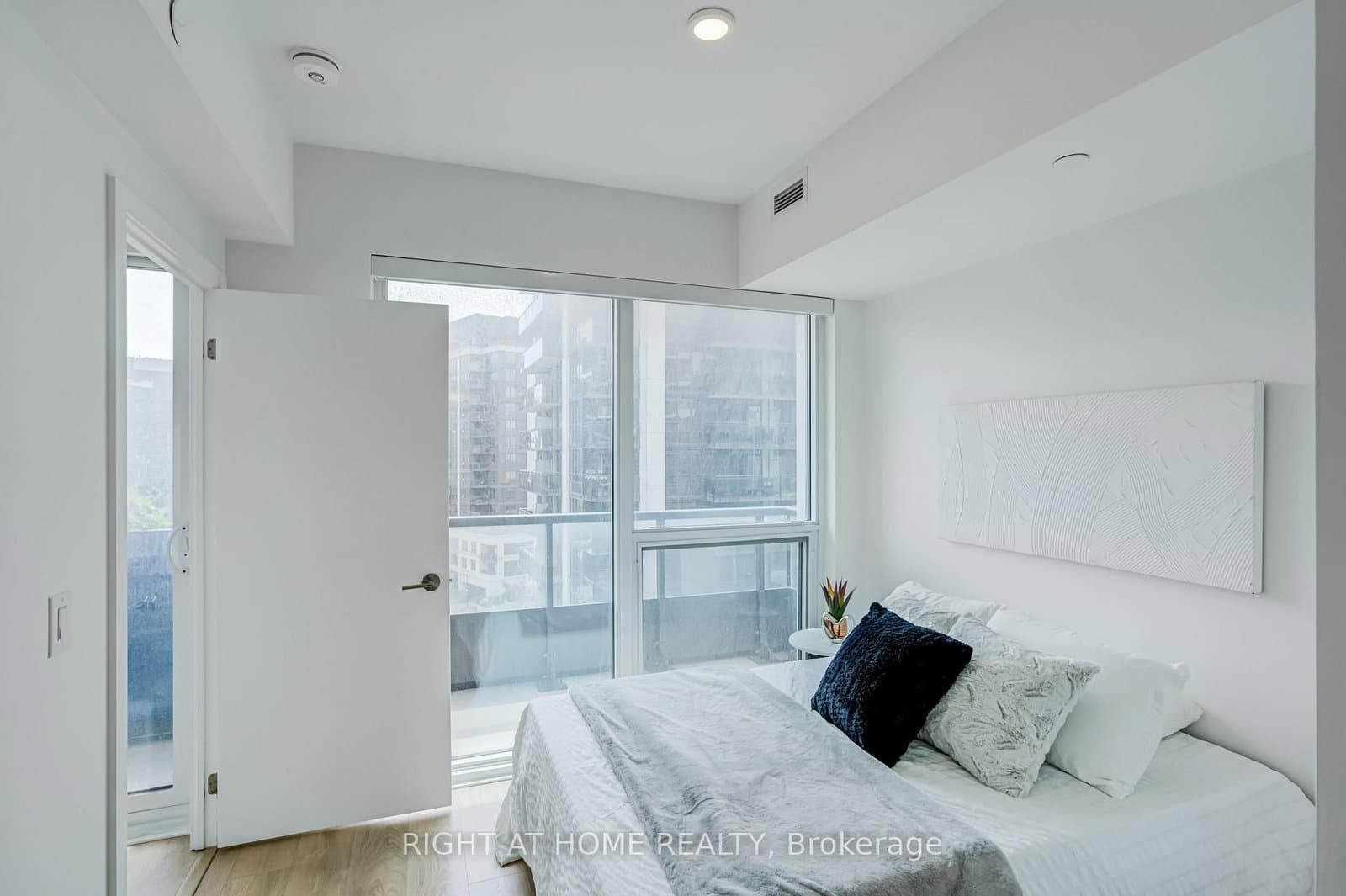 1100 Sheppard Avenue W, Unit 908 thumbnail 18