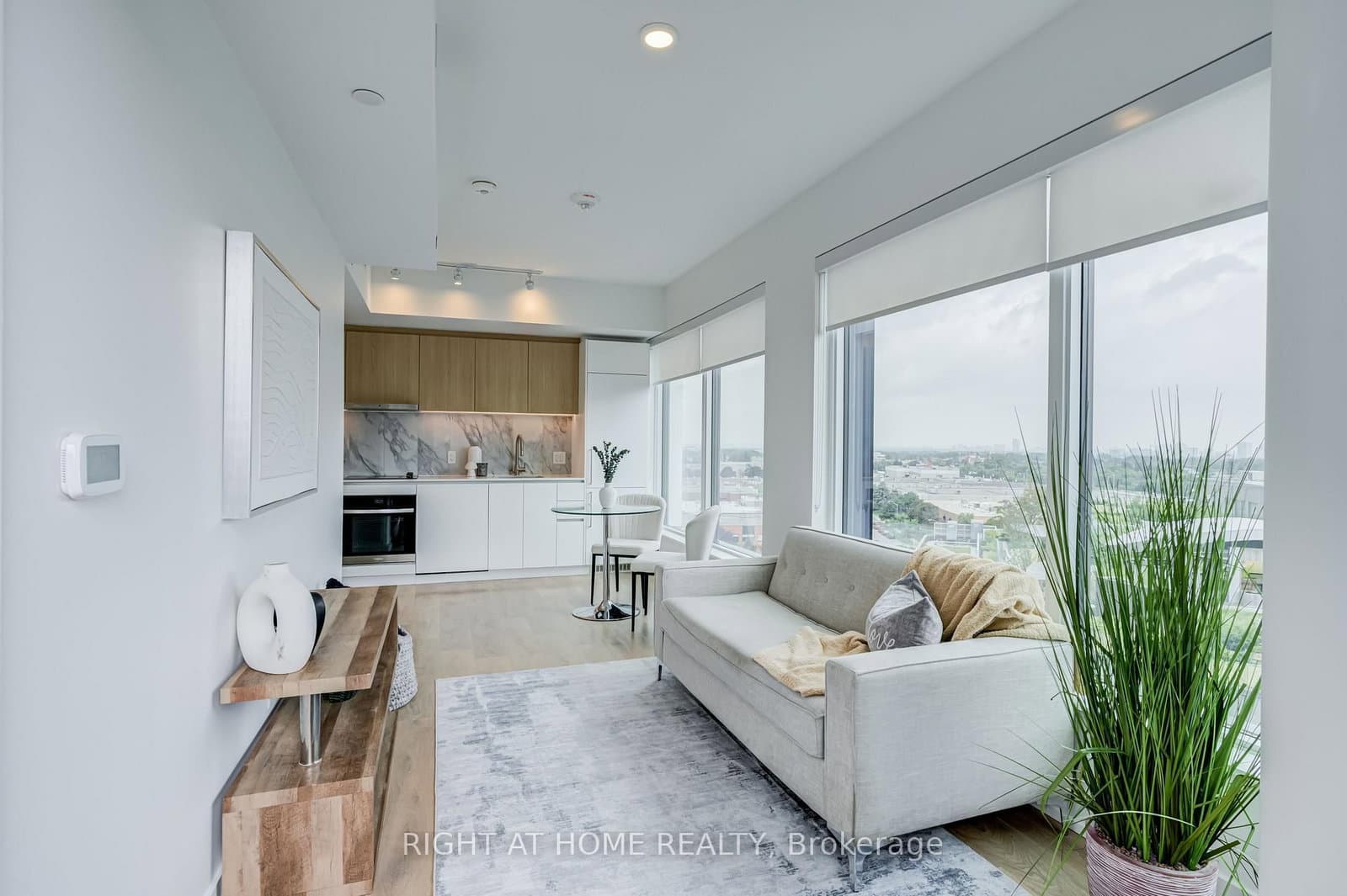 1100 Sheppard Avenue W, Unit 908 thumbnail 4
