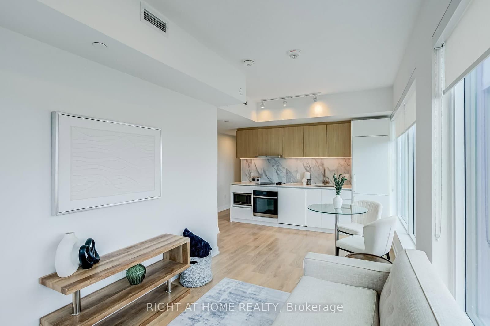 1100 Sheppard Avenue W, Unit 908 thumbnail 6