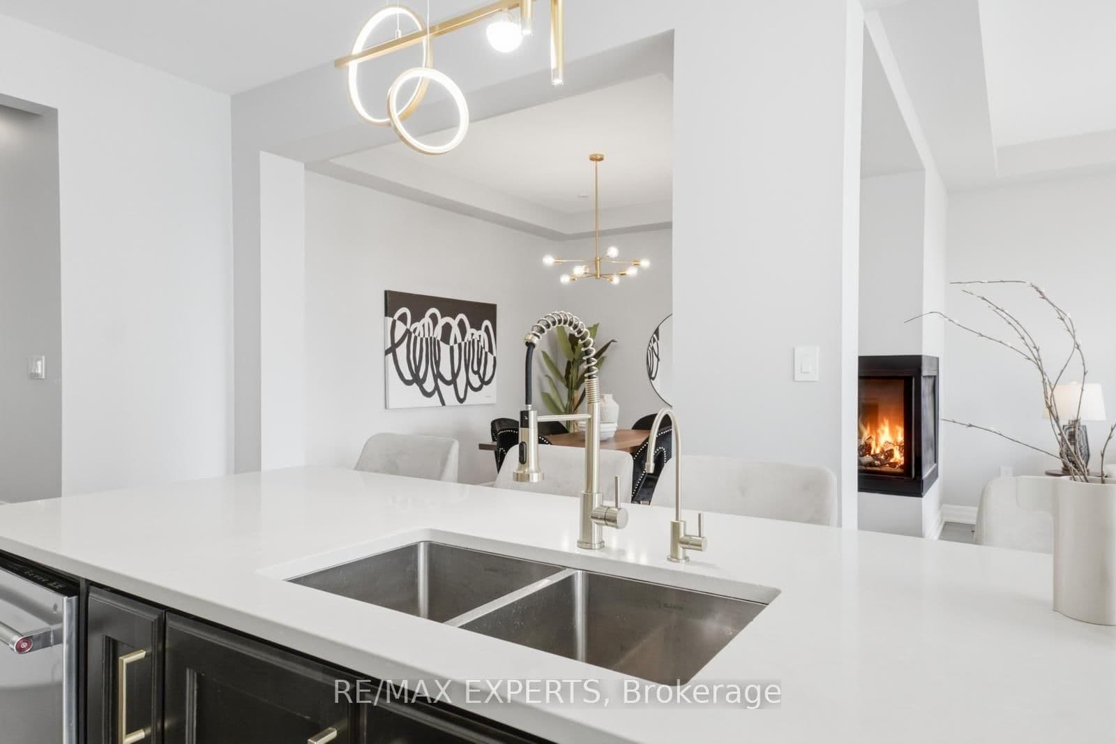 1296 Aymond Crescent W thumbnail 16