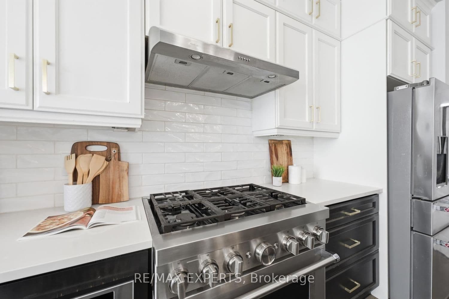 1296 Aymond Crescent W thumbnail 17