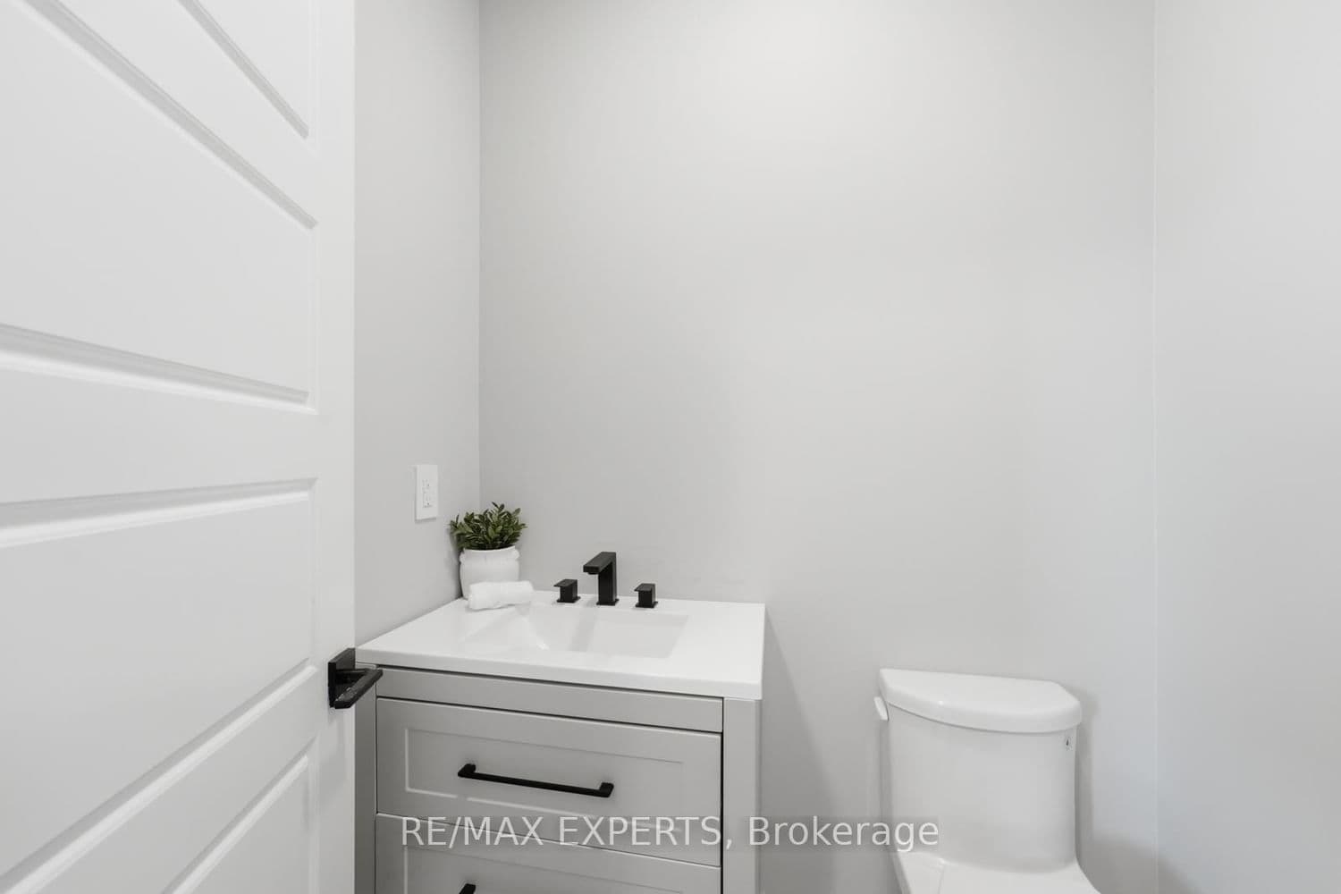 1296 Aymond Crescent W thumbnail 25