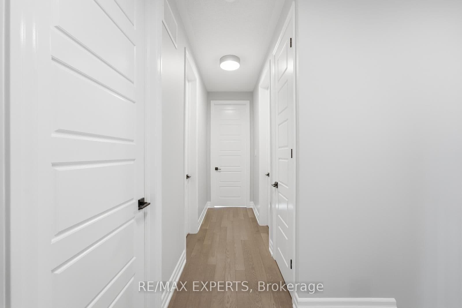 1296 Aymond Crescent W thumbnail 27