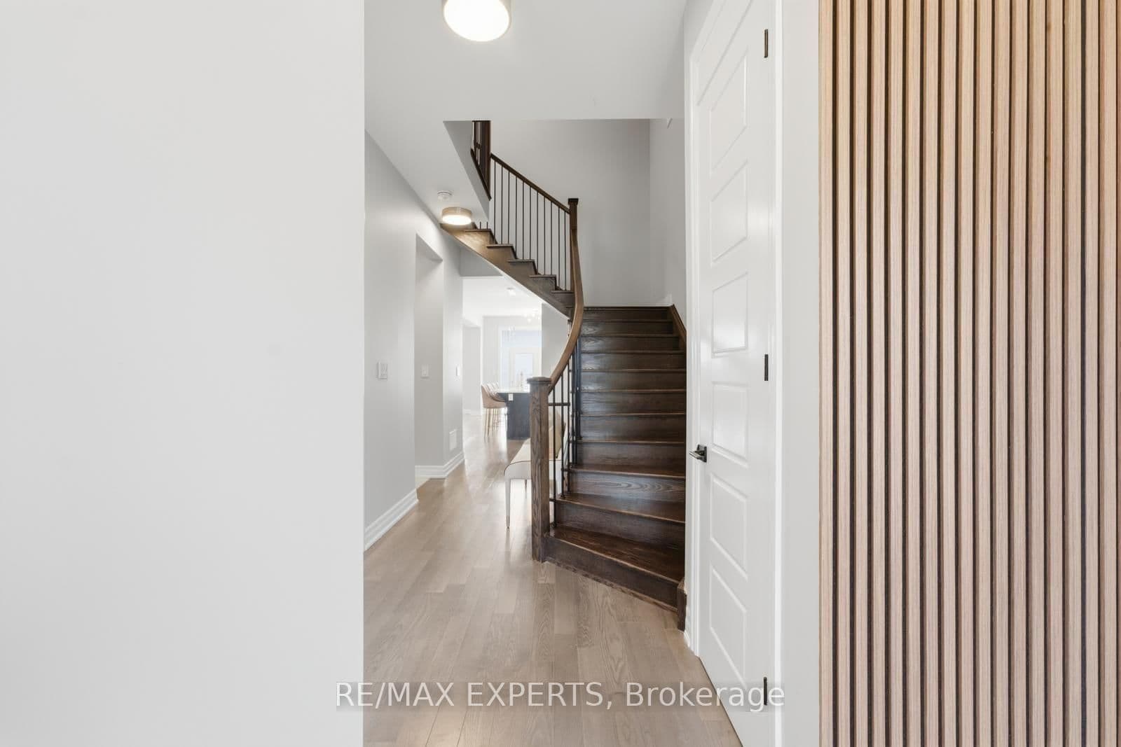 1296 Aymond Crescent W thumbnail 4