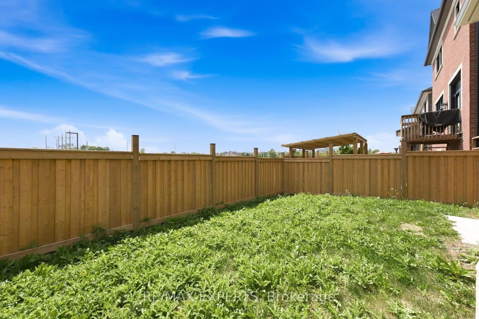 1296 Aymond Crescent W thumbnail 40