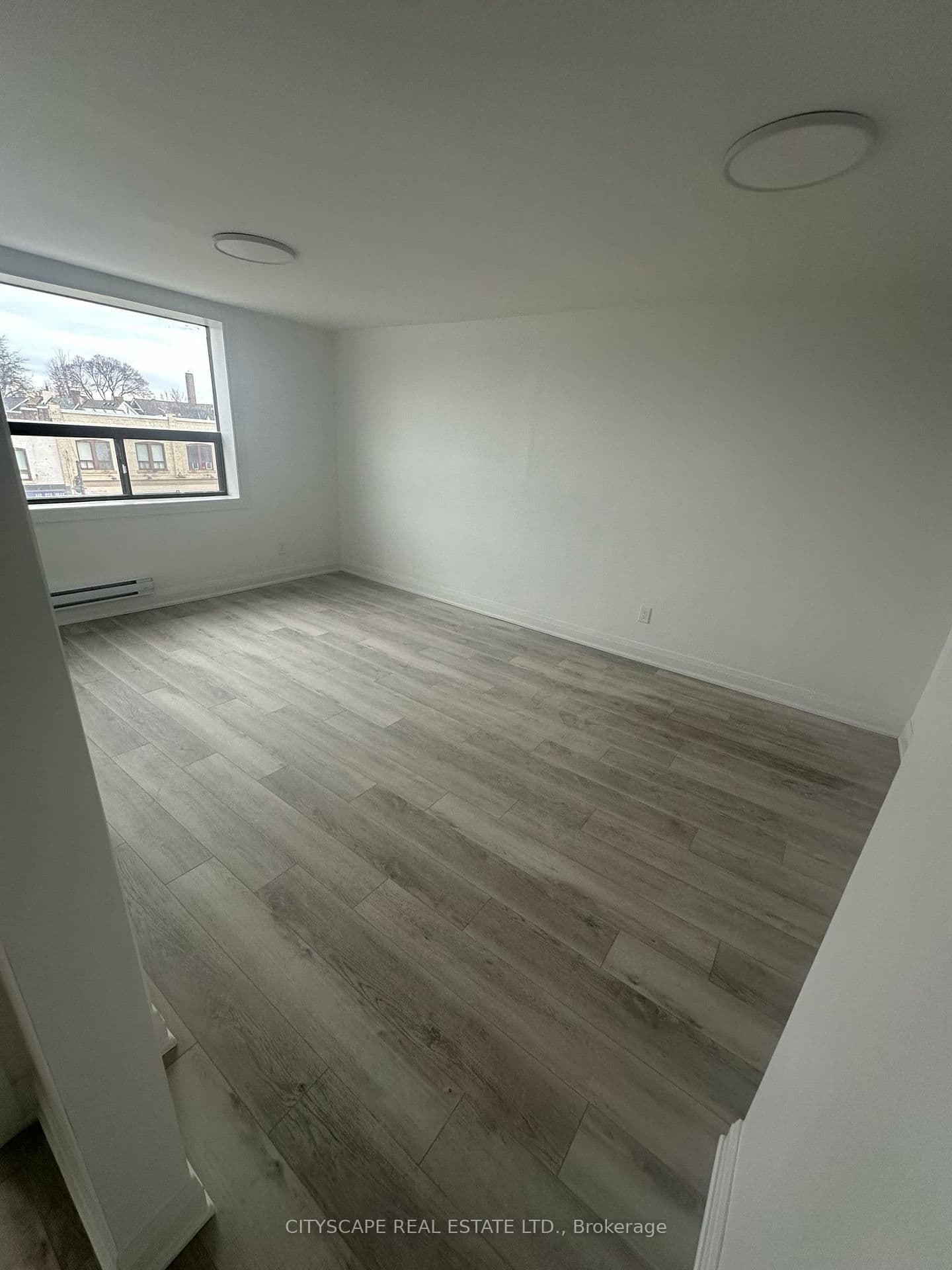 1710 St Clair Avenue W, Unit Unit 1 thumbnail 4