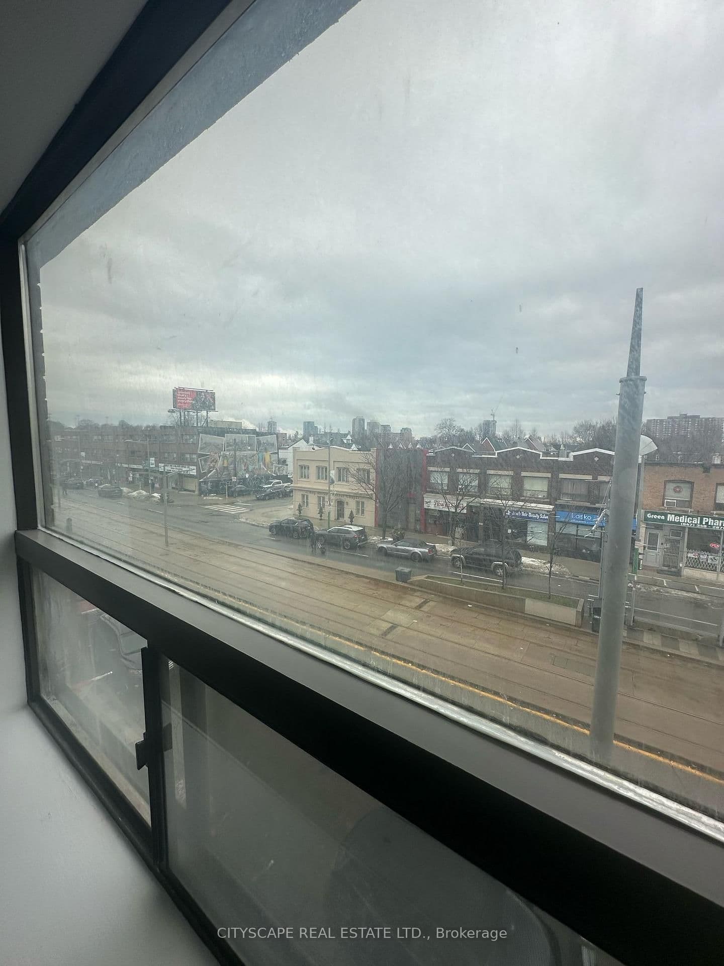 1710 St Clair Avenue W, Unit Unit 1 thumbnail 7