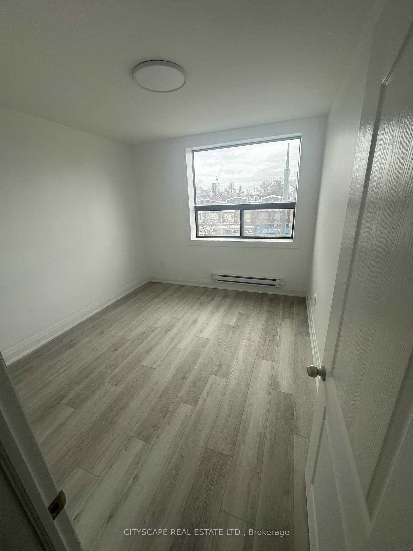 1710 St Clair Avenue W, Unit Unit 1 thumbnail 8