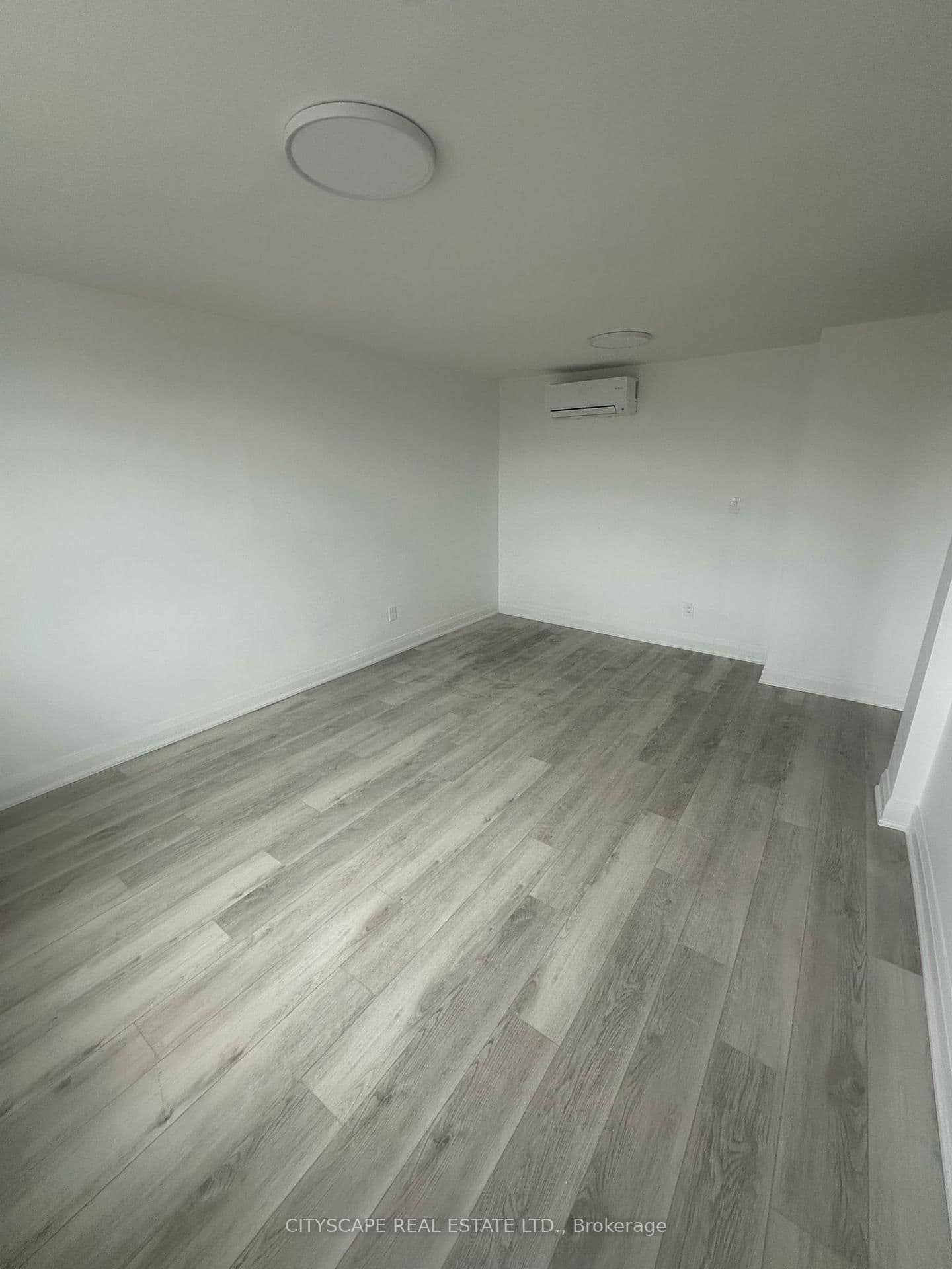 1710 St Clair Avenue W, Unit Unit 1 thumbnail 9