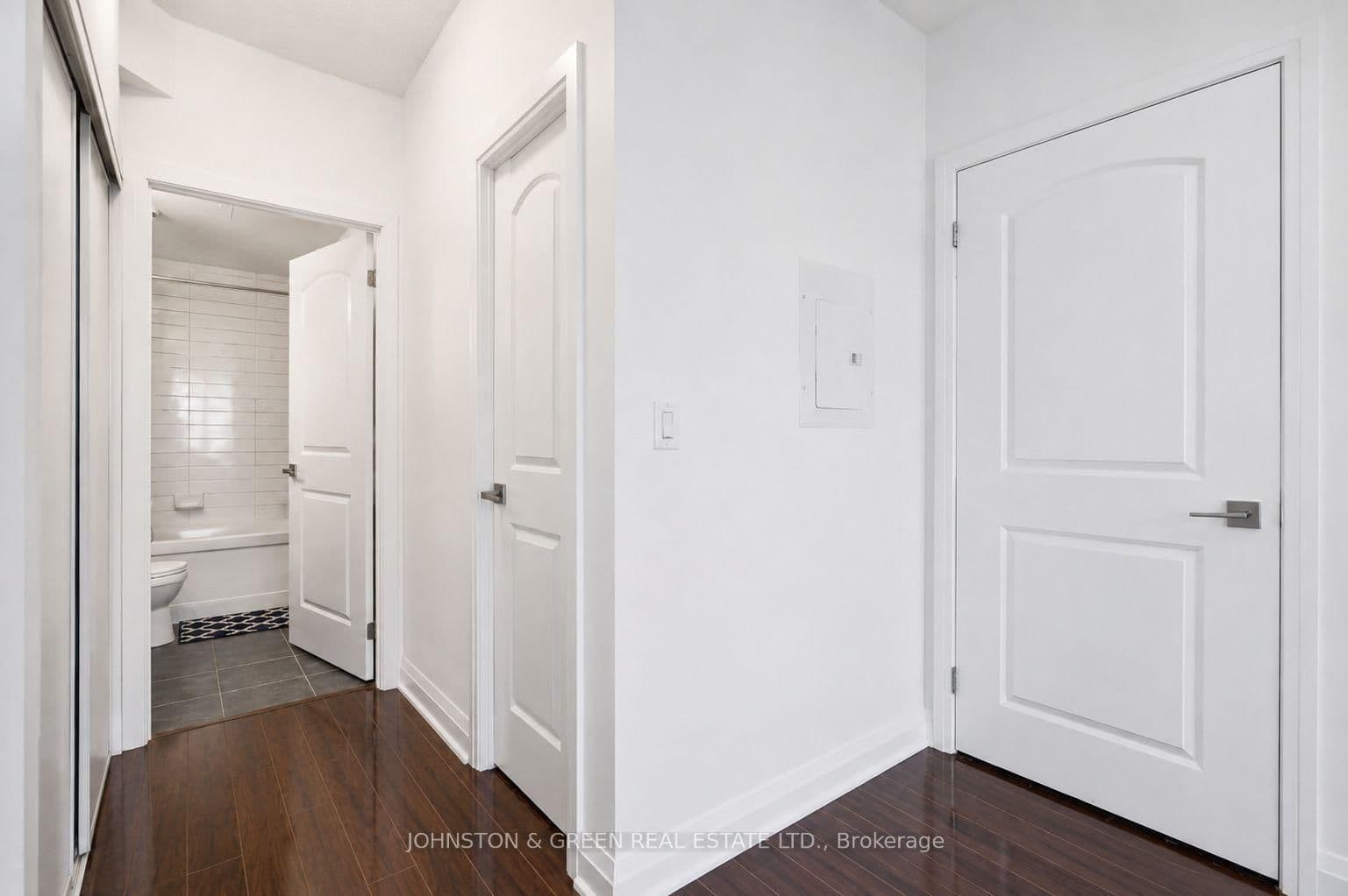 55 De Boers Drive, Unit 318 thumbnail 19