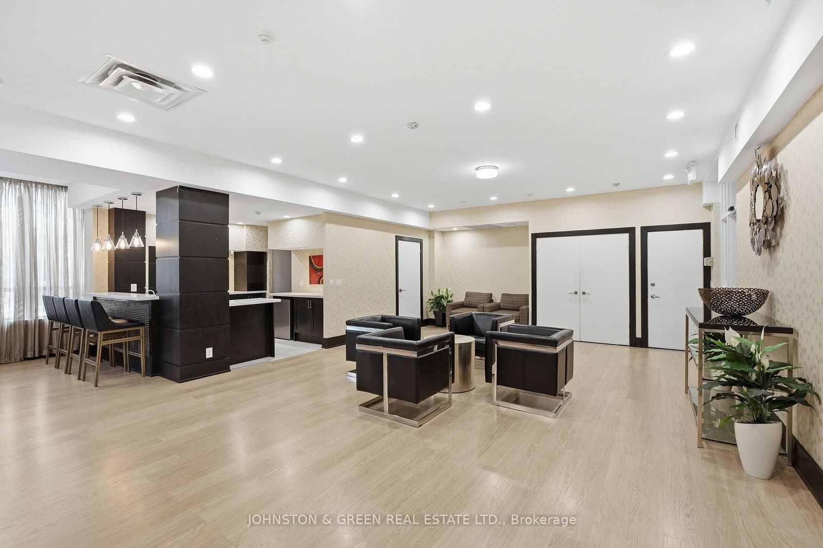 55 De Boers Drive, Unit 318 thumbnail 35