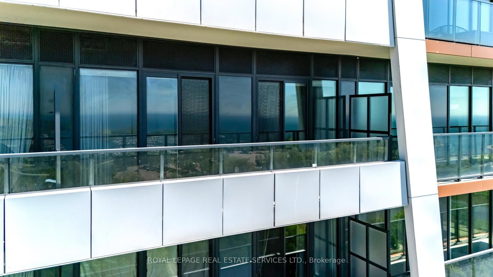 30 Shore Breeze Drive, Unit 2019 thumbnail 3