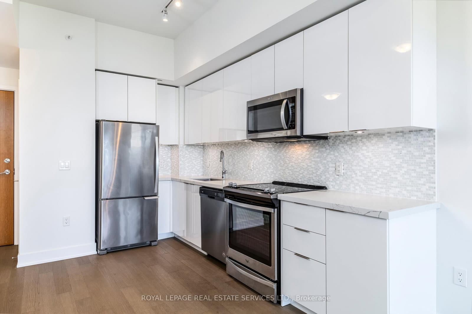 30 Shore Breeze Drive, Unit 2019 thumbnail 4