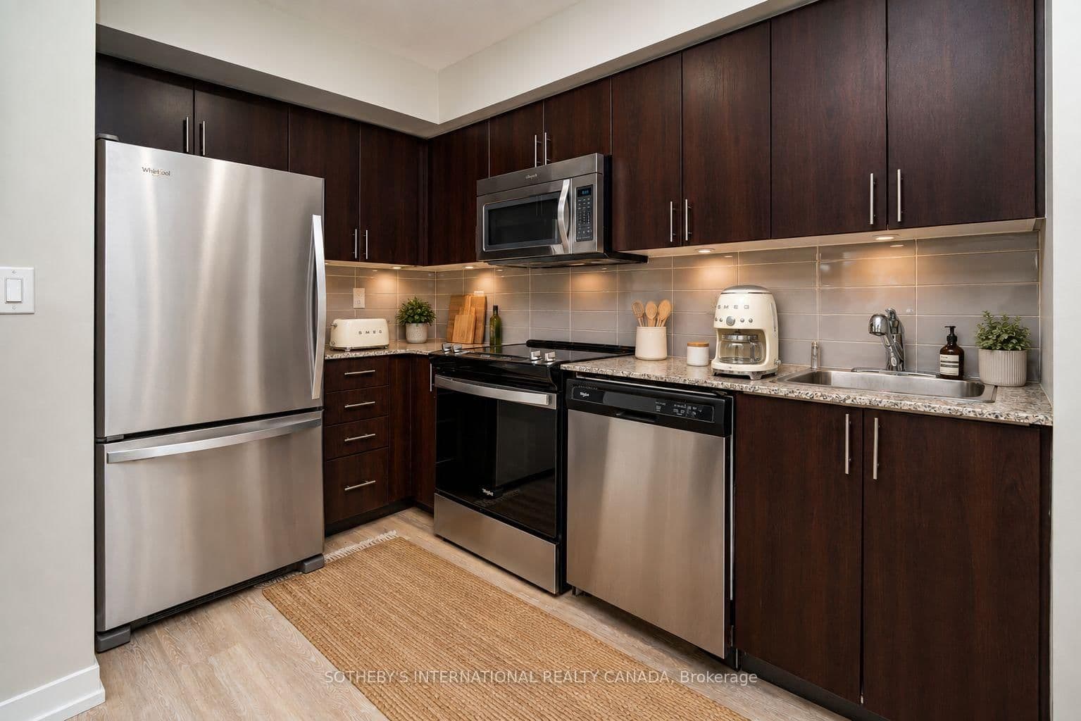 1420 Dupont Street, Unit 506 thumbnail 3