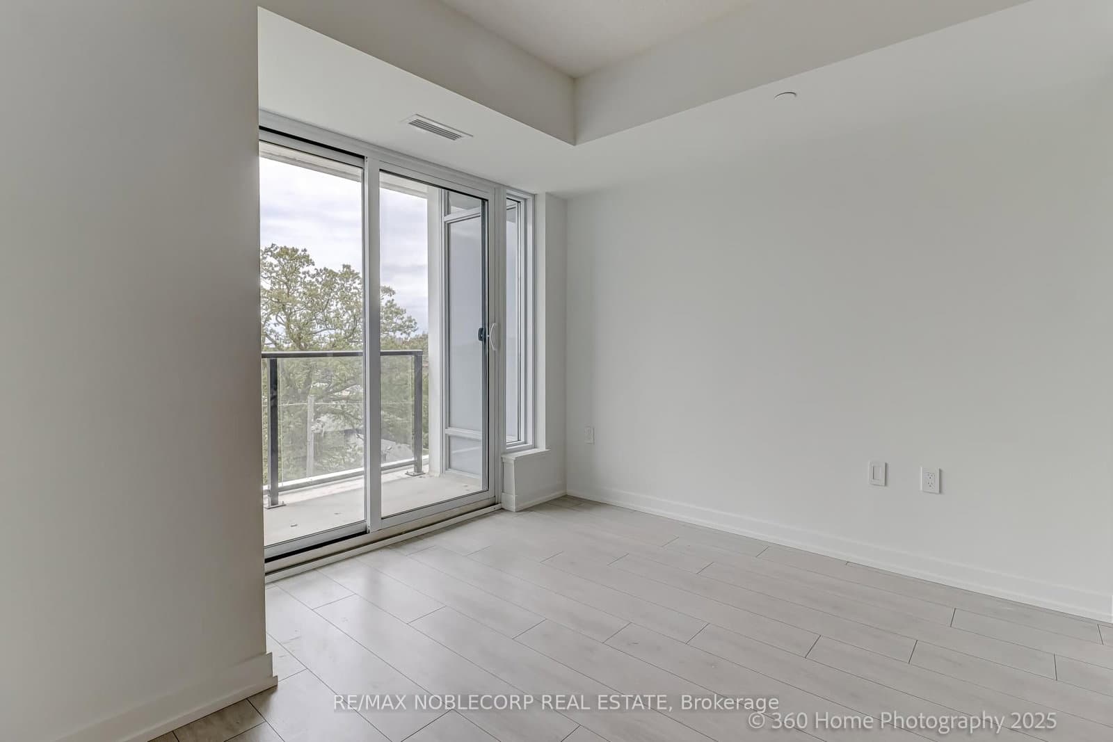 556 Marlee Avenue, Unit 508 thumbnail 12