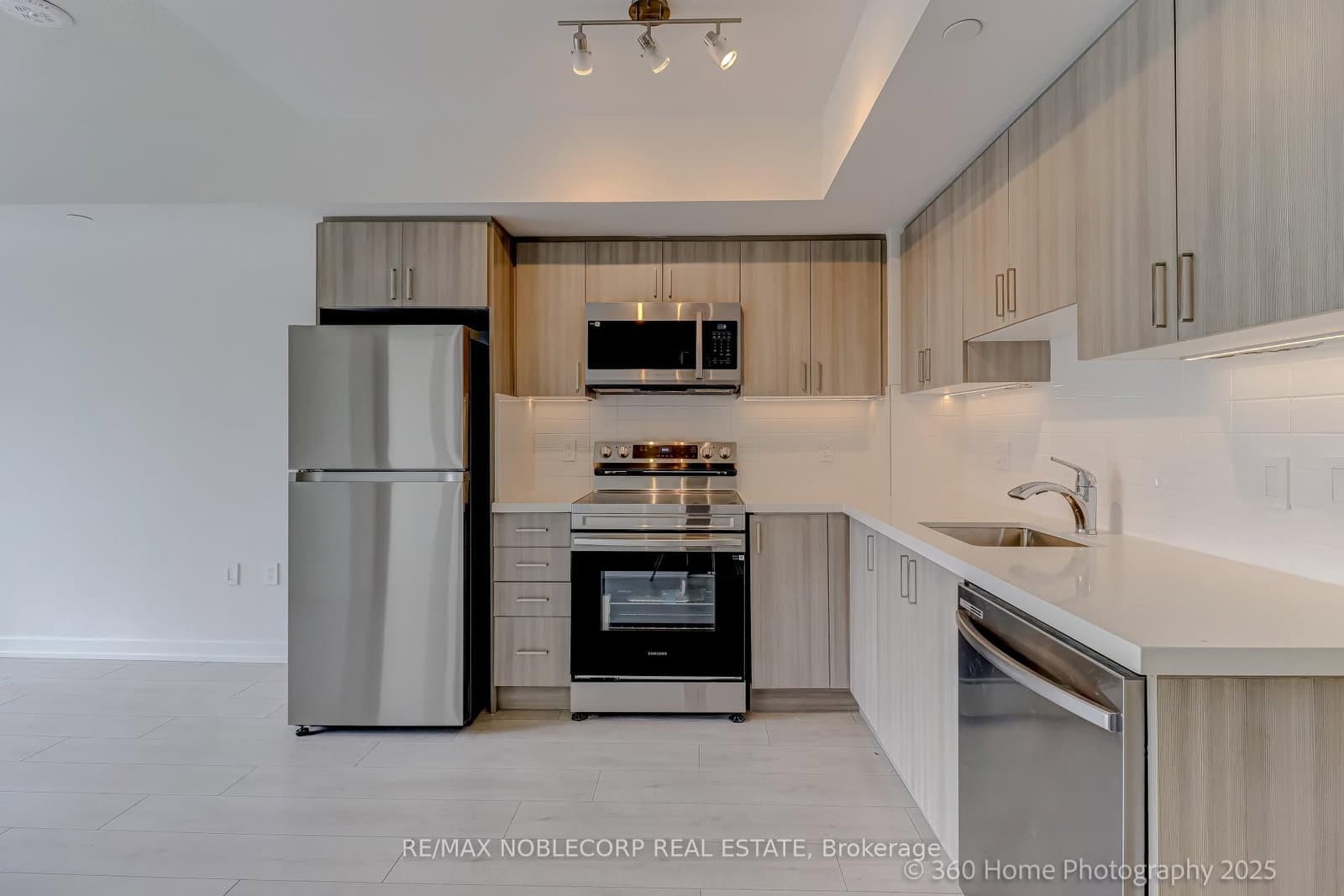 556 Marlee Avenue, Unit 508 thumbnail 2