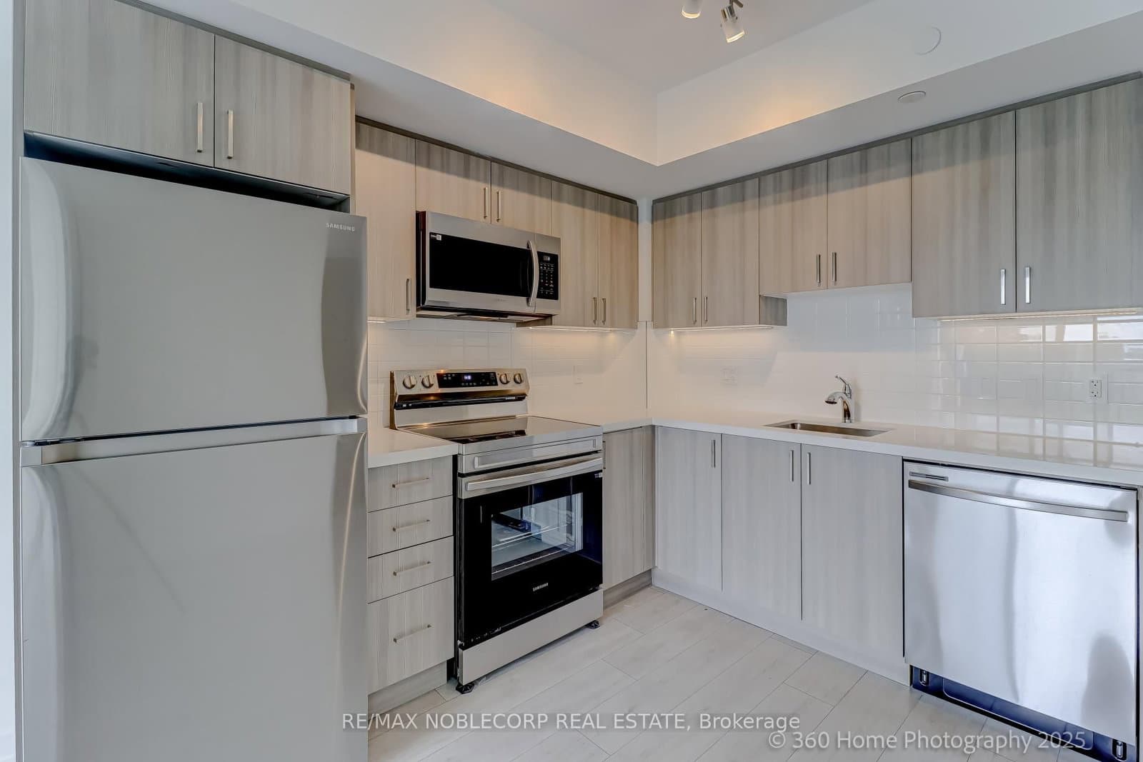 556 Marlee Avenue, Unit 508 thumbnail 5