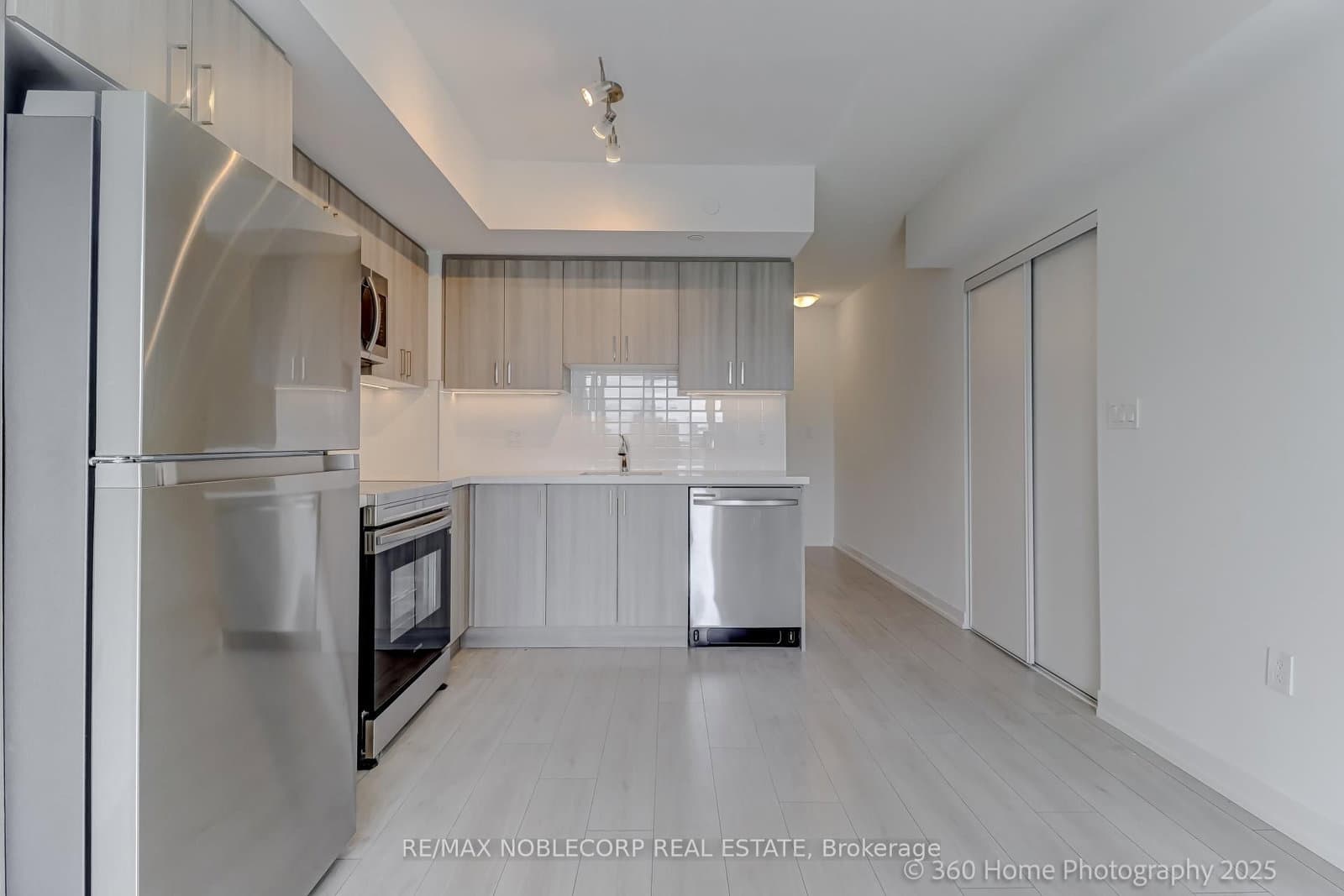 556 Marlee Avenue, Unit 508 thumbnail 7