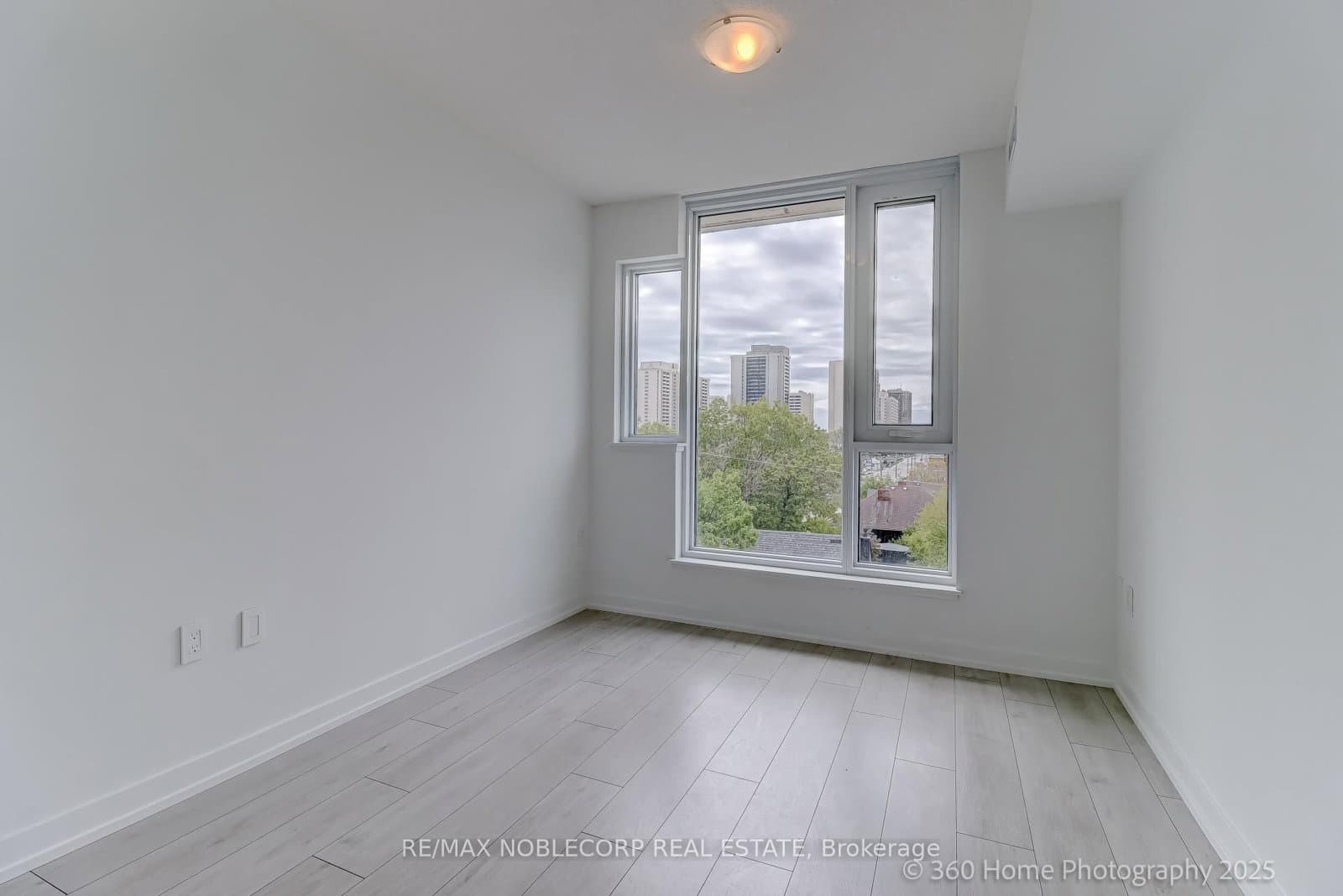 556 Marlee Avenue, Unit 508 thumbnail 9