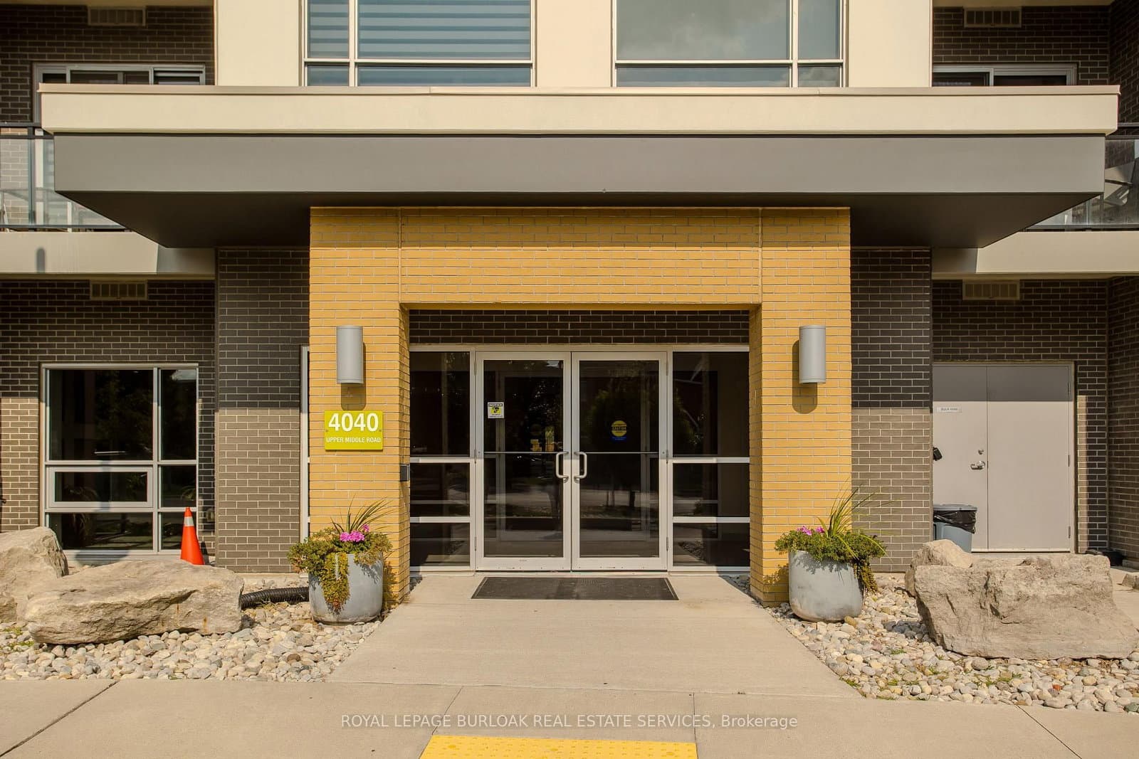 4040 Upper Middle Road, Unit 315 thumbnail 3