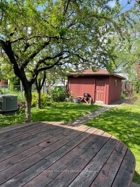 112 Anthia Drive W thumbnail 19