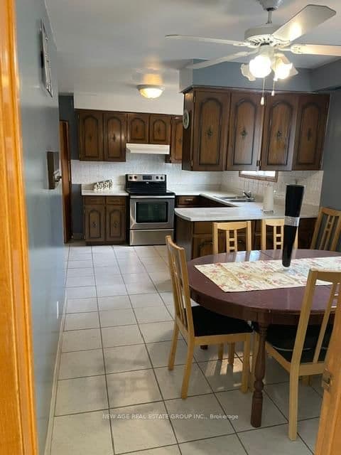 112 Anthia Drive W thumbnail 2