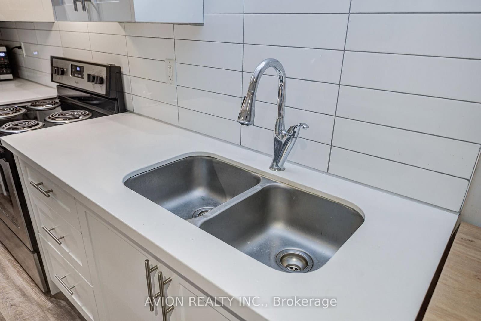 28 Monarchdale Avenue, Unit Bsmt thumbnail 14